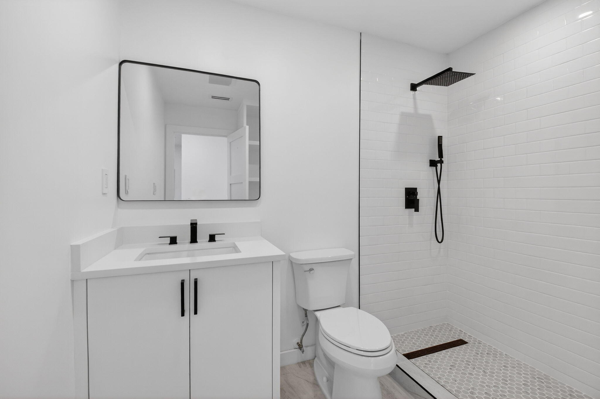 7819 Lakeside Boulevard, Unit 812 Boca Raton, FL 33434 - Photo 17 of 54 Bathroom 2