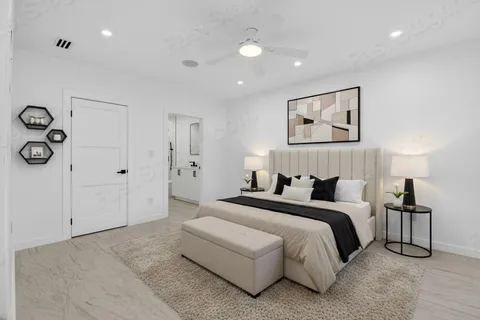 $599,000 | 7819 Lakeside Boulevard, Unit 812, Boca Raton, FL 33434