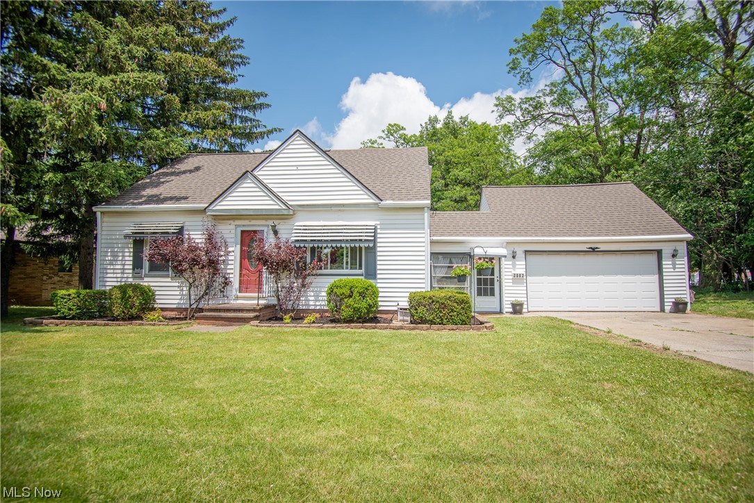 3002 West Pleasant Valley Road Cleveland, OH 44134 - Photo 1 of 35