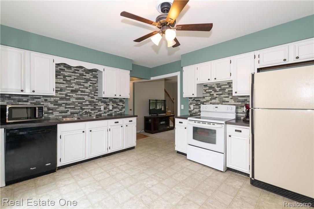 2288 Indian Road Lapeer, MI 48446 - Photo 7 of 29 2288IndianRd-14.jpg