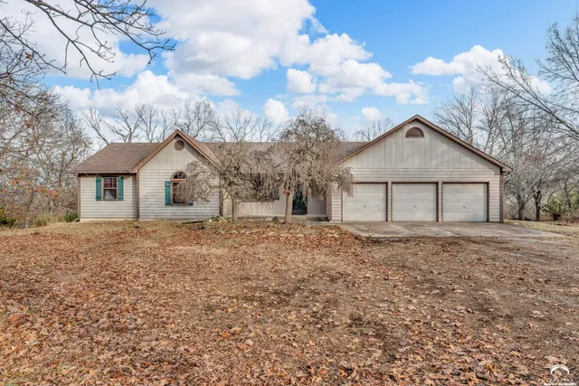 $395,000 | 1884 East 978Th Road, Lawrence, KS 66049