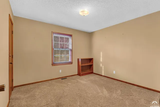 $395,000 | 1884 East 978Th Road, Lawrence, KS 66049