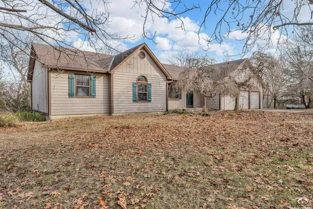 $395,000 | 1884 East 978Th Road, Lawrence, KS 66049