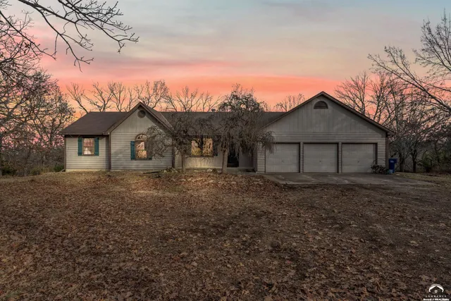 $395,000 | 1884 East 978Th Road, Lawrence, KS 66049