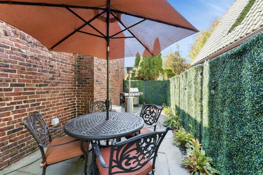1247 Washington Road Pittsburgh, PA 15228 - Photo 16 of 41 Your own private oasis