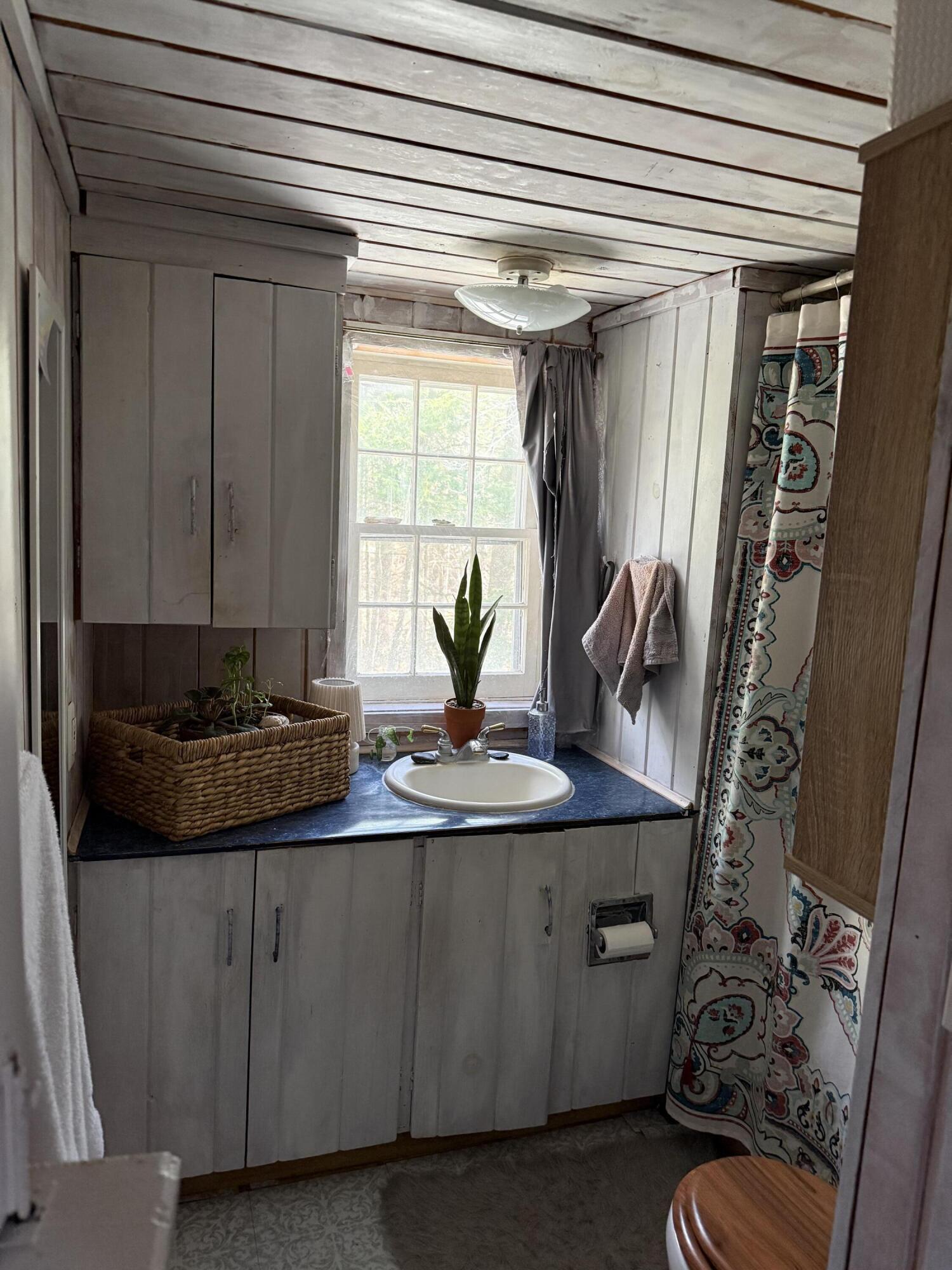 21 Curtis Road Freeport, ME 04032 - Photo 8 of 18