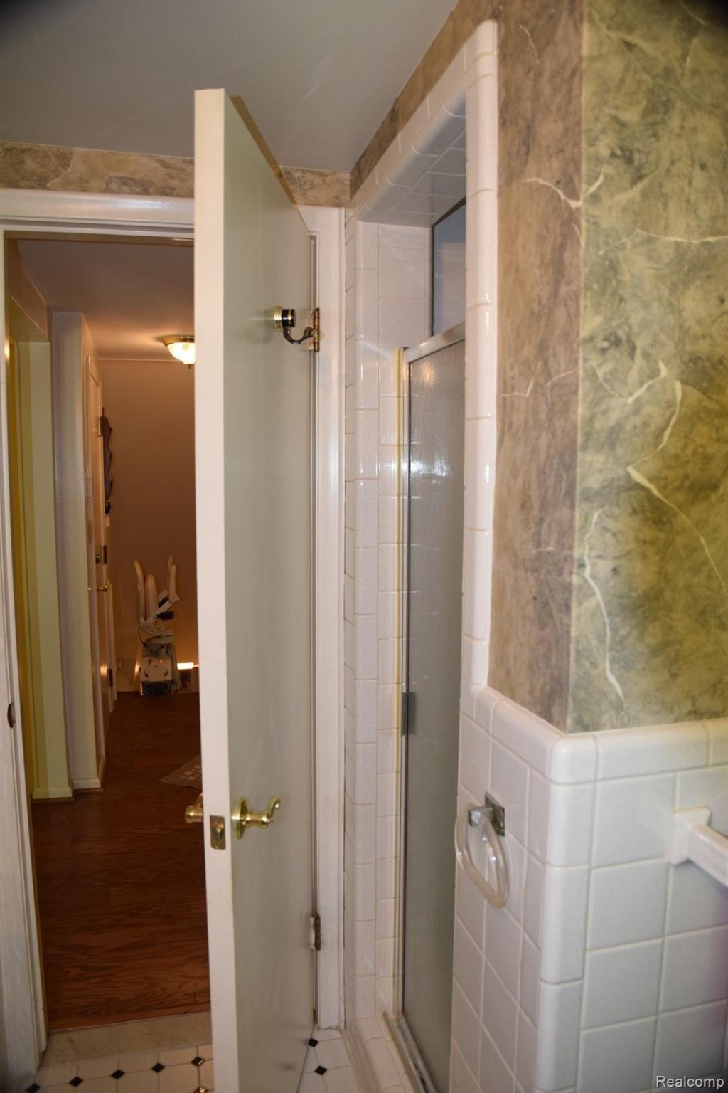 739 Wilwood Road Rochester, MI 48309 - Photo 51 of 99 KitchenBath (2).jpeg