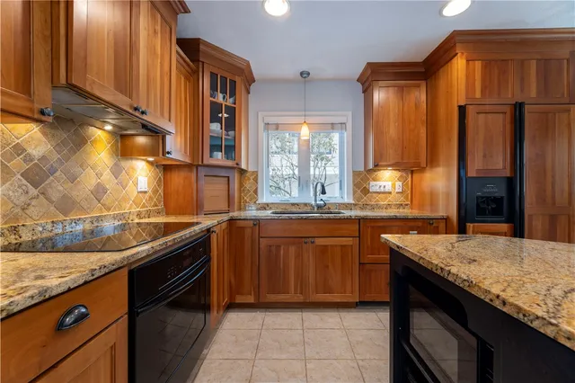 $1,295,000 | 73 Conanicus Avenue, Unit 4, Jamestown, RI 02835