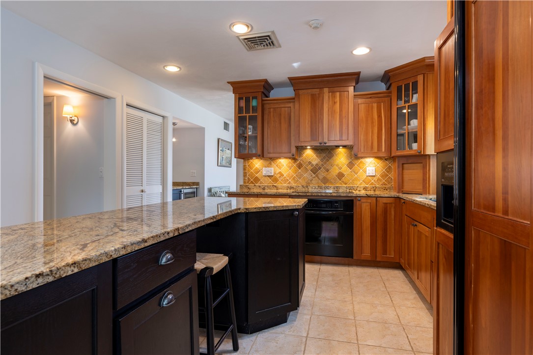 73 Conanicus Avenue, Unit 4 Jamestown, RI 02835 - Photo 14 of 33