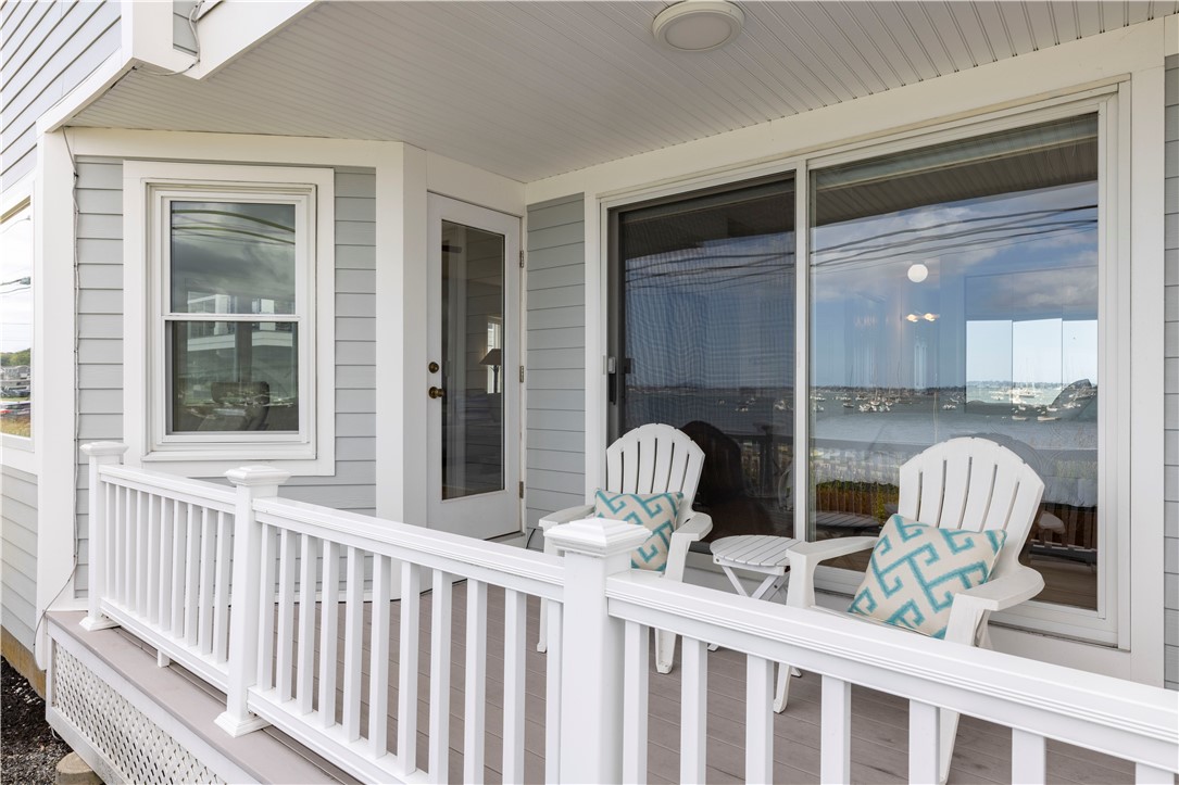 73 Conanicus Avenue, Unit 4 Jamestown, RI 02835 - Photo 5 of 33