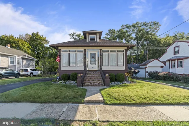 $330,000 | 31 South Boulevard Avenue, Maple Shade, NJ 08052