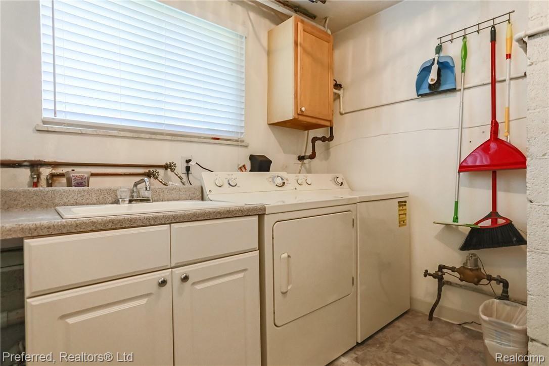 29615 Curtis Road Livonia, MI 48152 - Photo 21 of 32 21IMG_3323.jpg