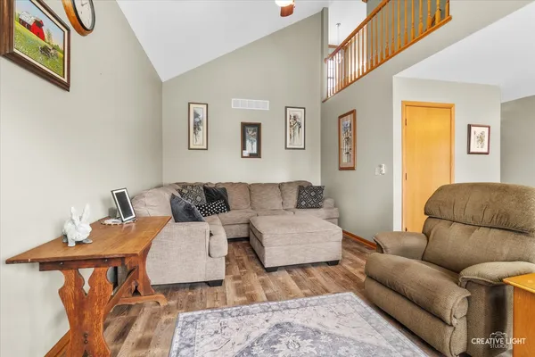 $379,900 | 5304 Floralwood Court, Plainfield, IL 60586