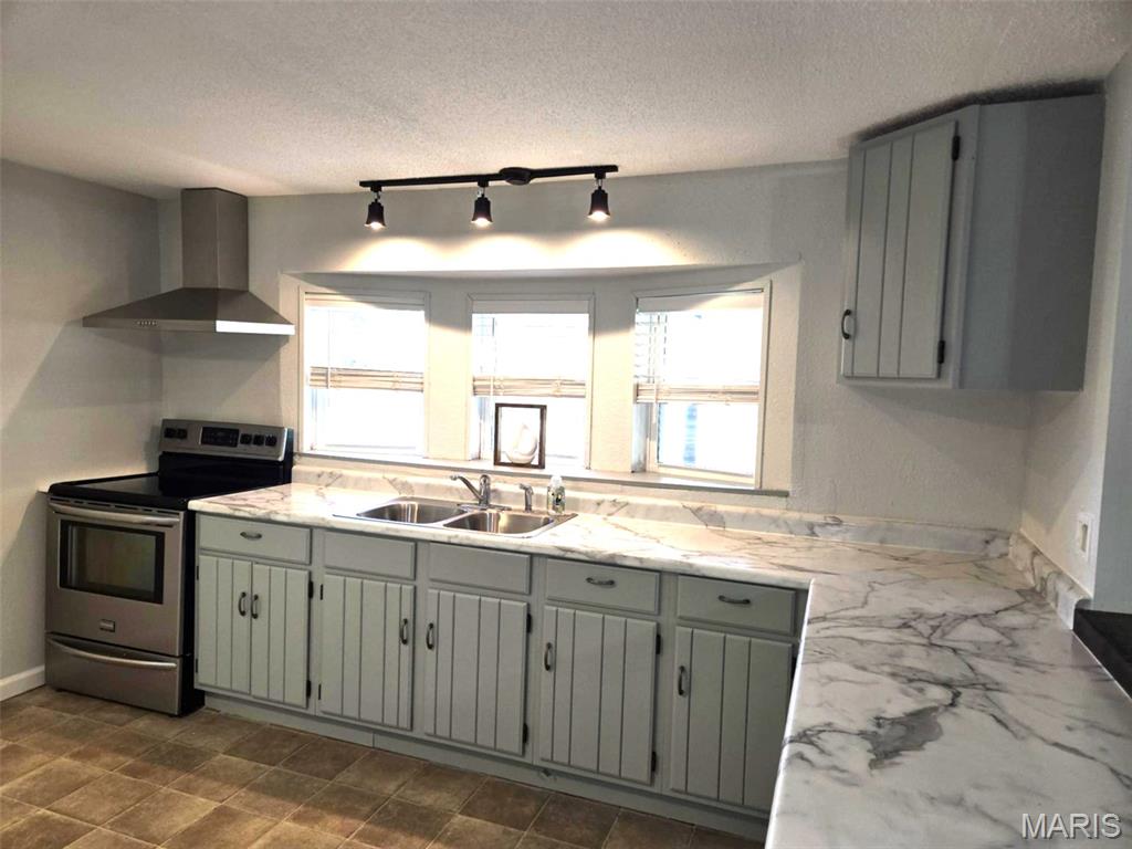 511 Collins Street Carlyle, IL 62231 - Photo 5 of 14