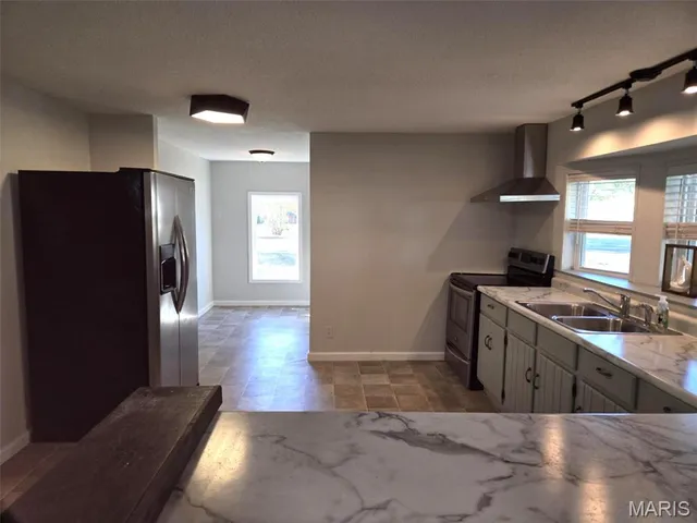 $115,000 | 511 Collins Street, Carlyle, IL 62231