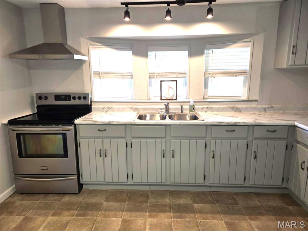 511 Collins Street Carlyle, IL 62231 - Photo 7 of 14