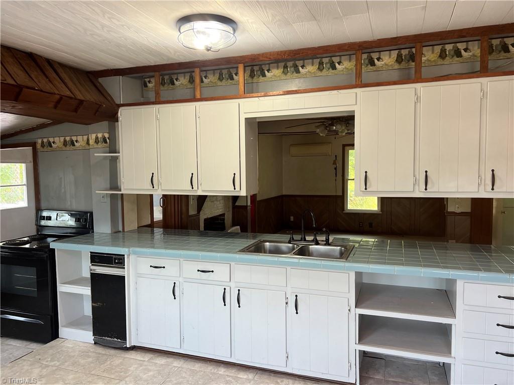 4470 Burton Road Thomasville, NC 27360 - Photo 32 of 36