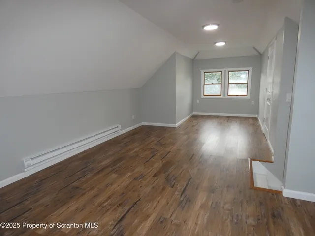 $1,800 | 620 Sanderson Avenue, Unit 2, Olyphant, PA 18447