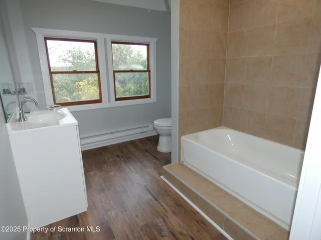 $1,800 | 620 Sanderson Avenue, Unit 2, Olyphant, PA 18447