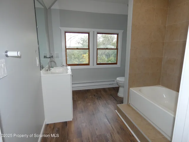 $1,800 | 620 Sanderson Avenue, Unit 2, Olyphant, PA 18447