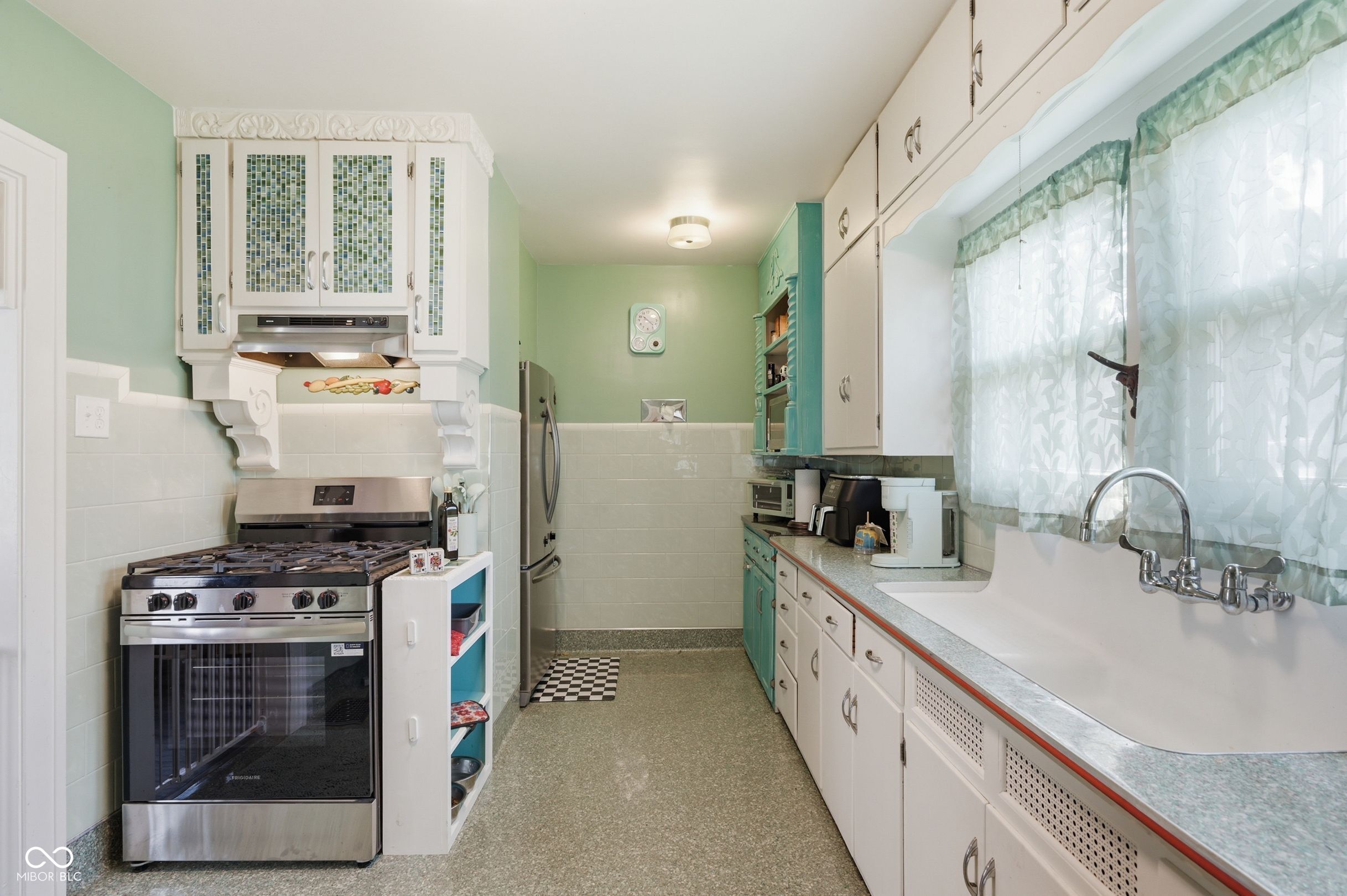 2502 Delaware Street Indianapolis, IN 46225 - Photo 12 of 24