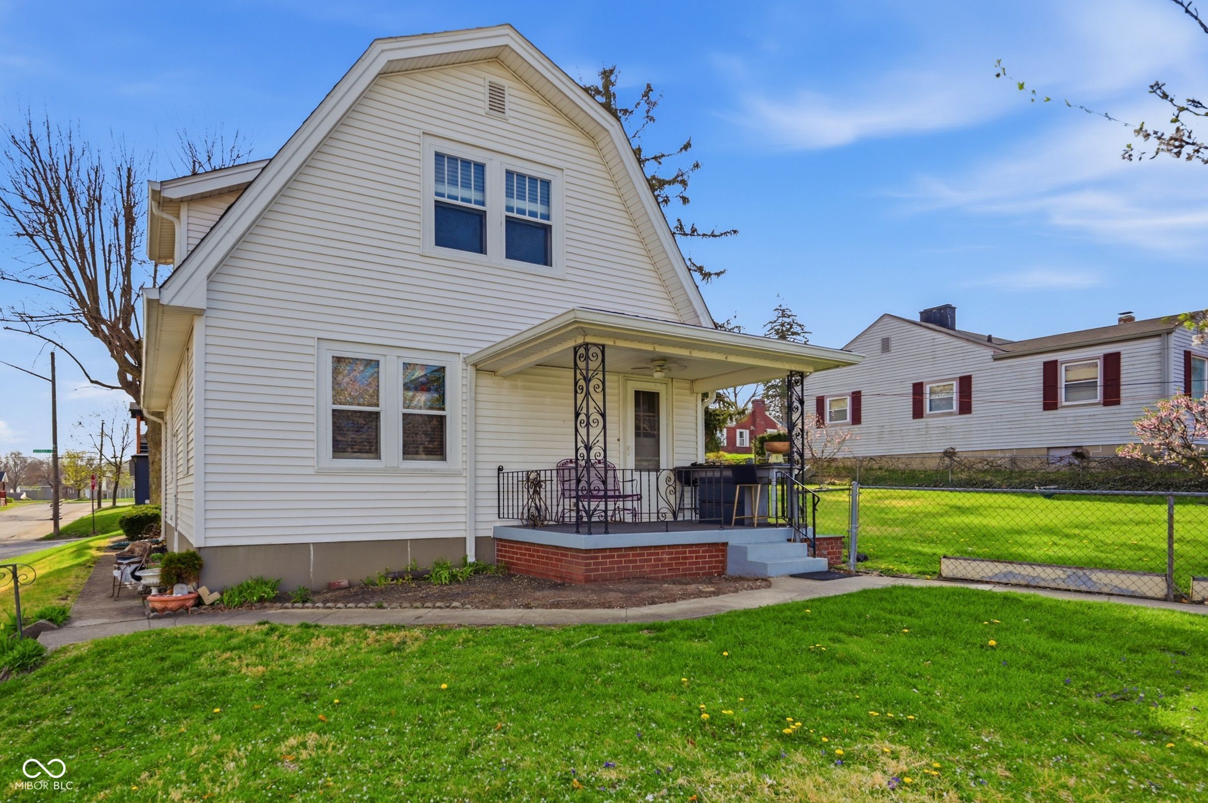 2502 Delaware Street Indianapolis, IN 46225 - Photo 2 of 24