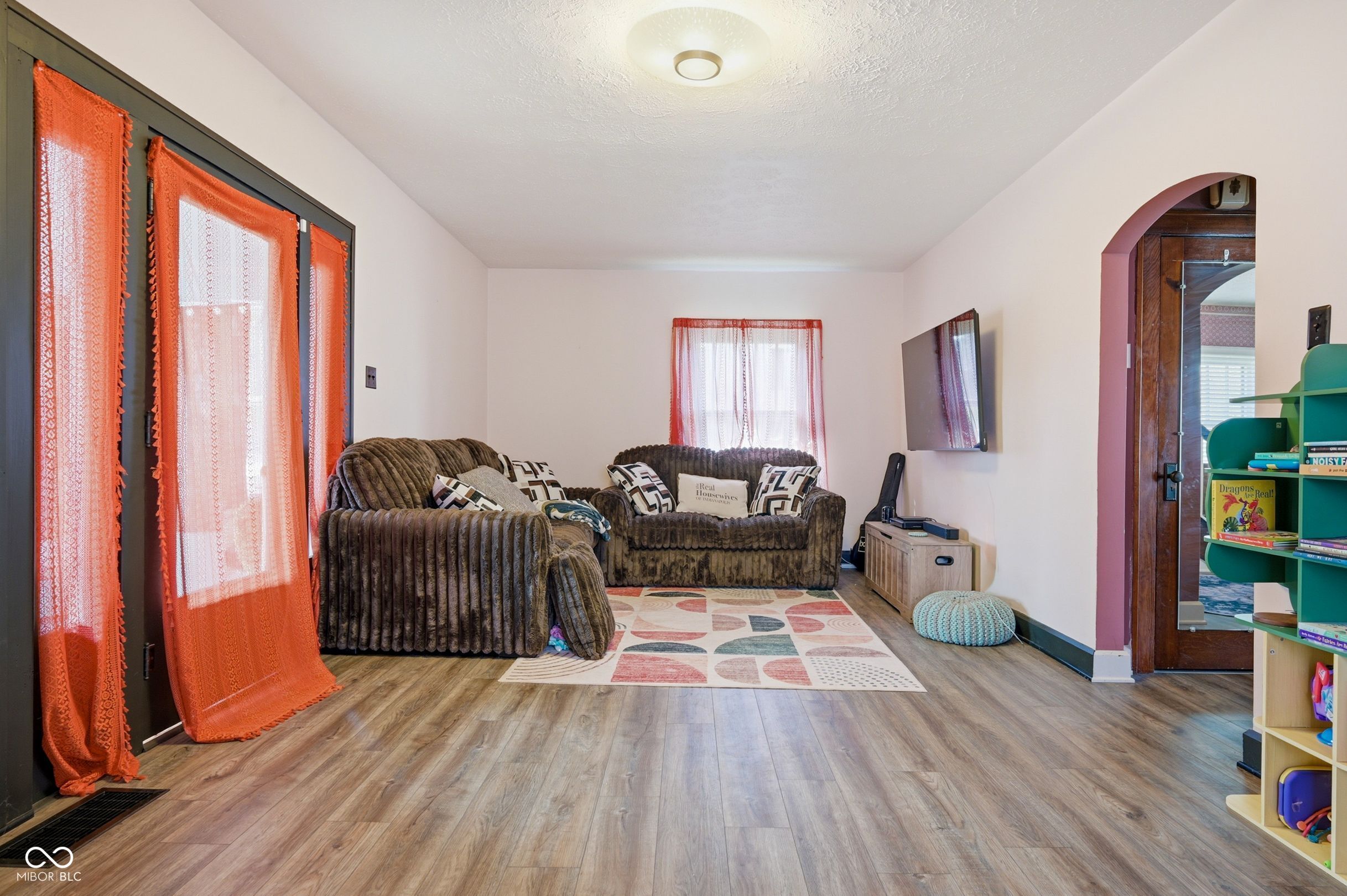 2502 Delaware Street Indianapolis, IN 46225 - Photo 4 of 24