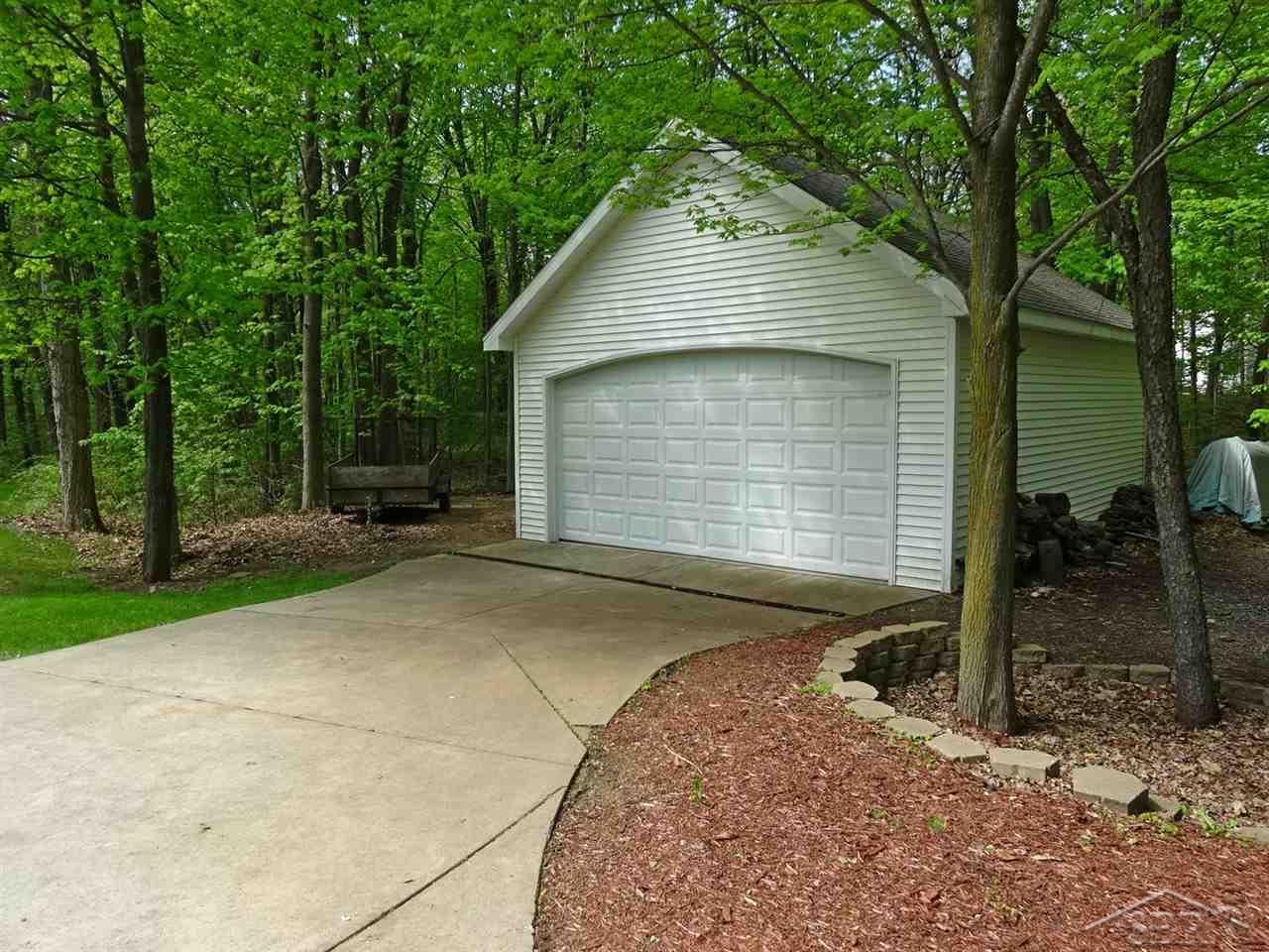 13761 Dice Road Hemlock, MI 48626 - Photo 34 of 41 31242776-33.JPG