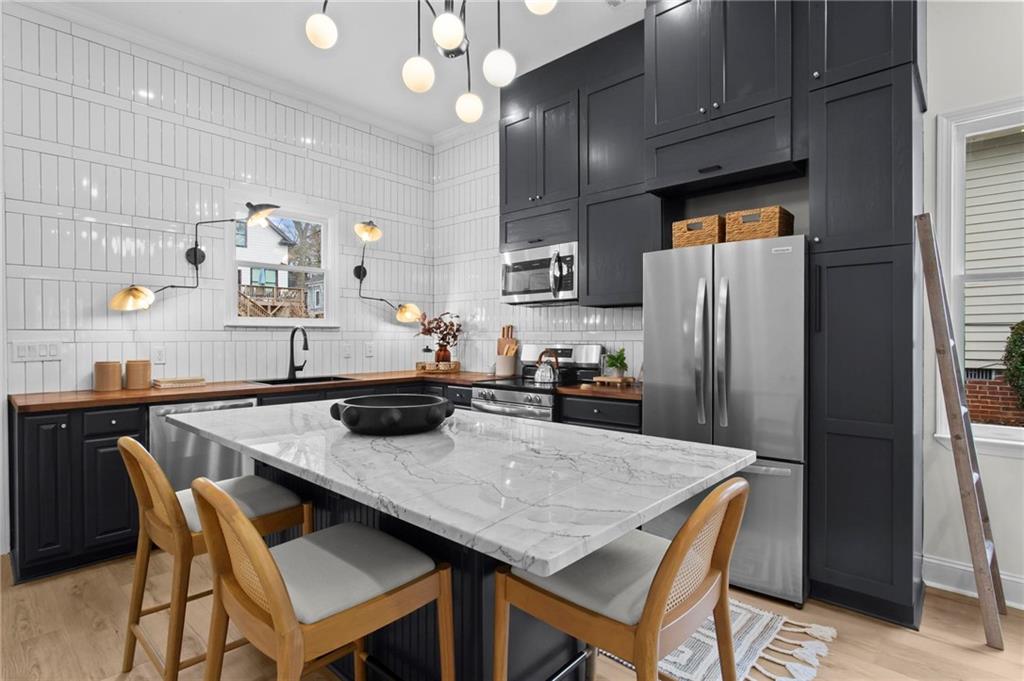 656 Shelton Avenue Southwest Atlanta, GA 30310 - Photo 15 of 37