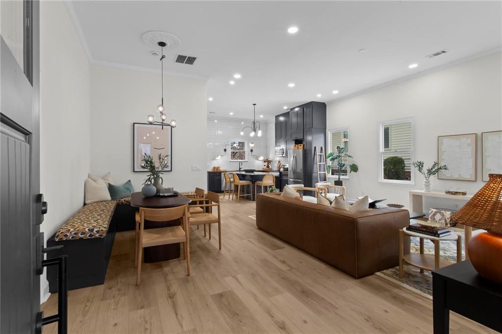 656 Shelton Avenue Southwest Atlanta, GA 30310 - Photo 6 of 37