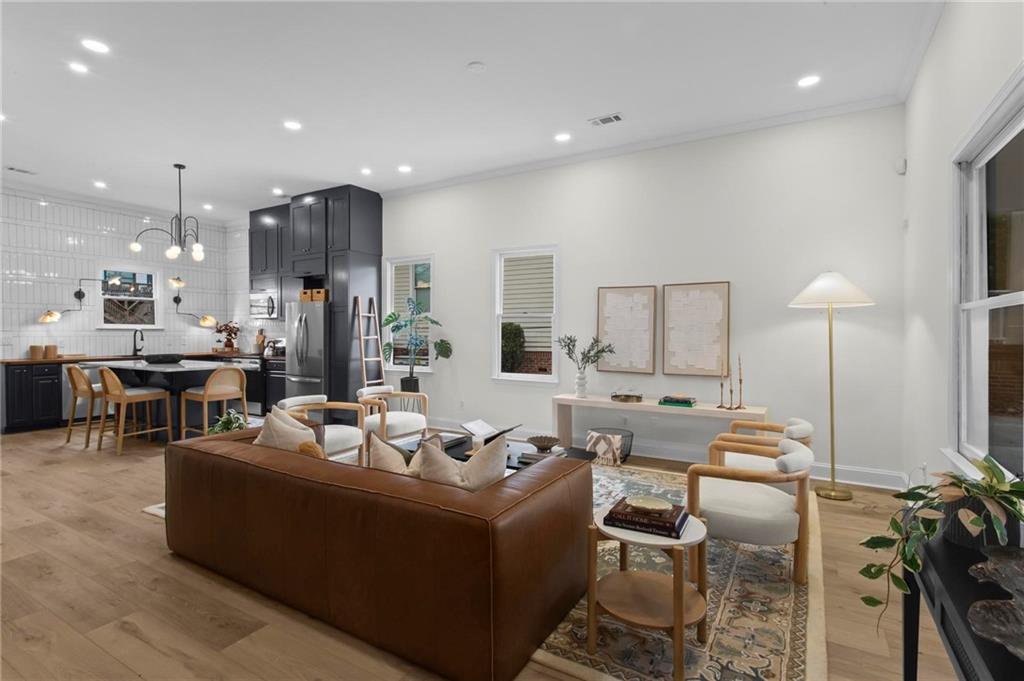 656 Shelton Avenue Southwest Atlanta, GA 30310 - Photo 7 of 37