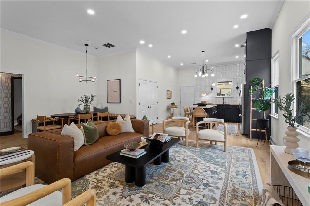 656 Shelton Avenue Southwest Atlanta, GA 30310 - Photo 9 of 37