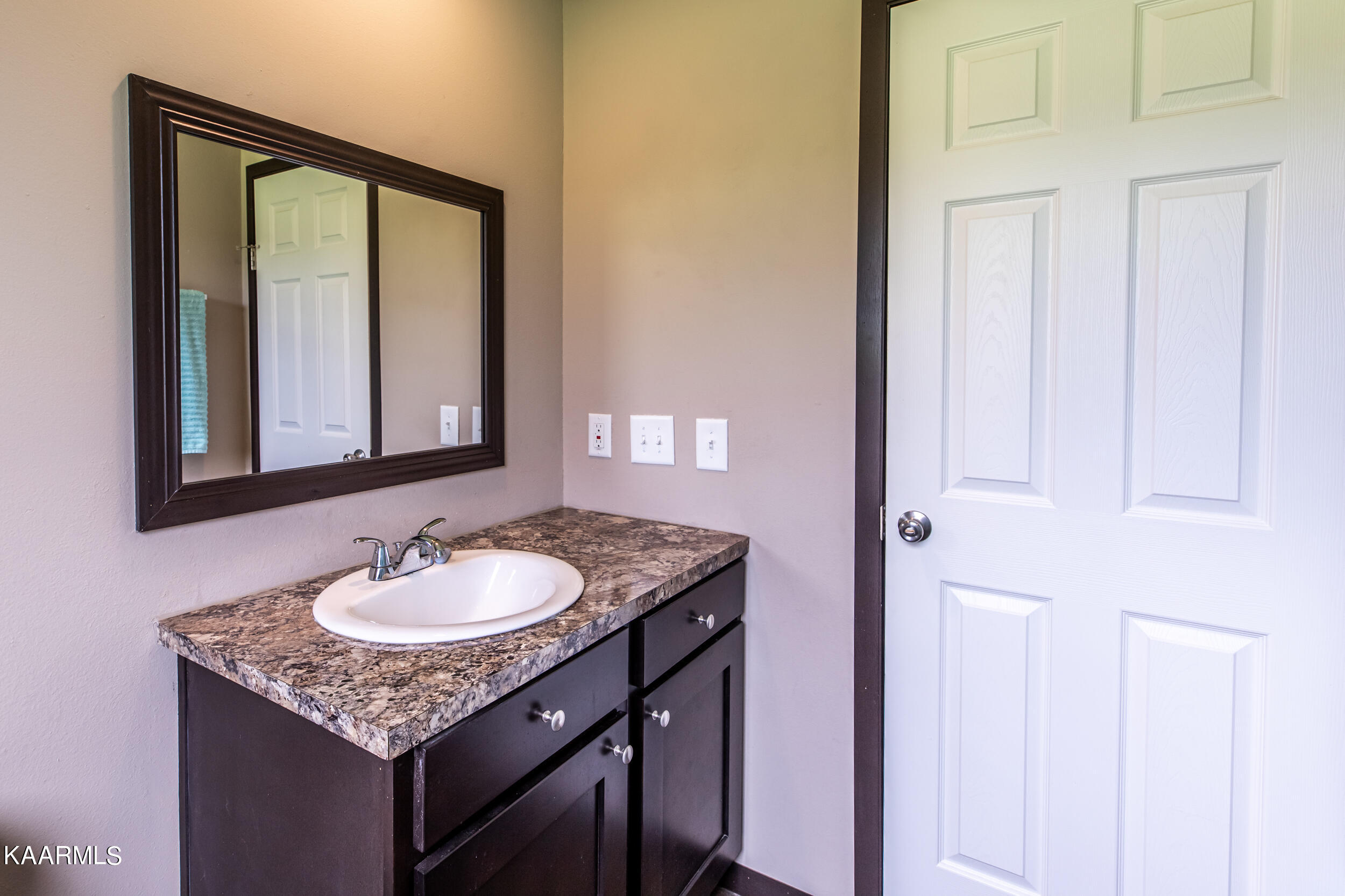 2858 Back Valley Road Speedwell, TN 37870 - Photo 25 of 35 2858 Back Valley Rd-36