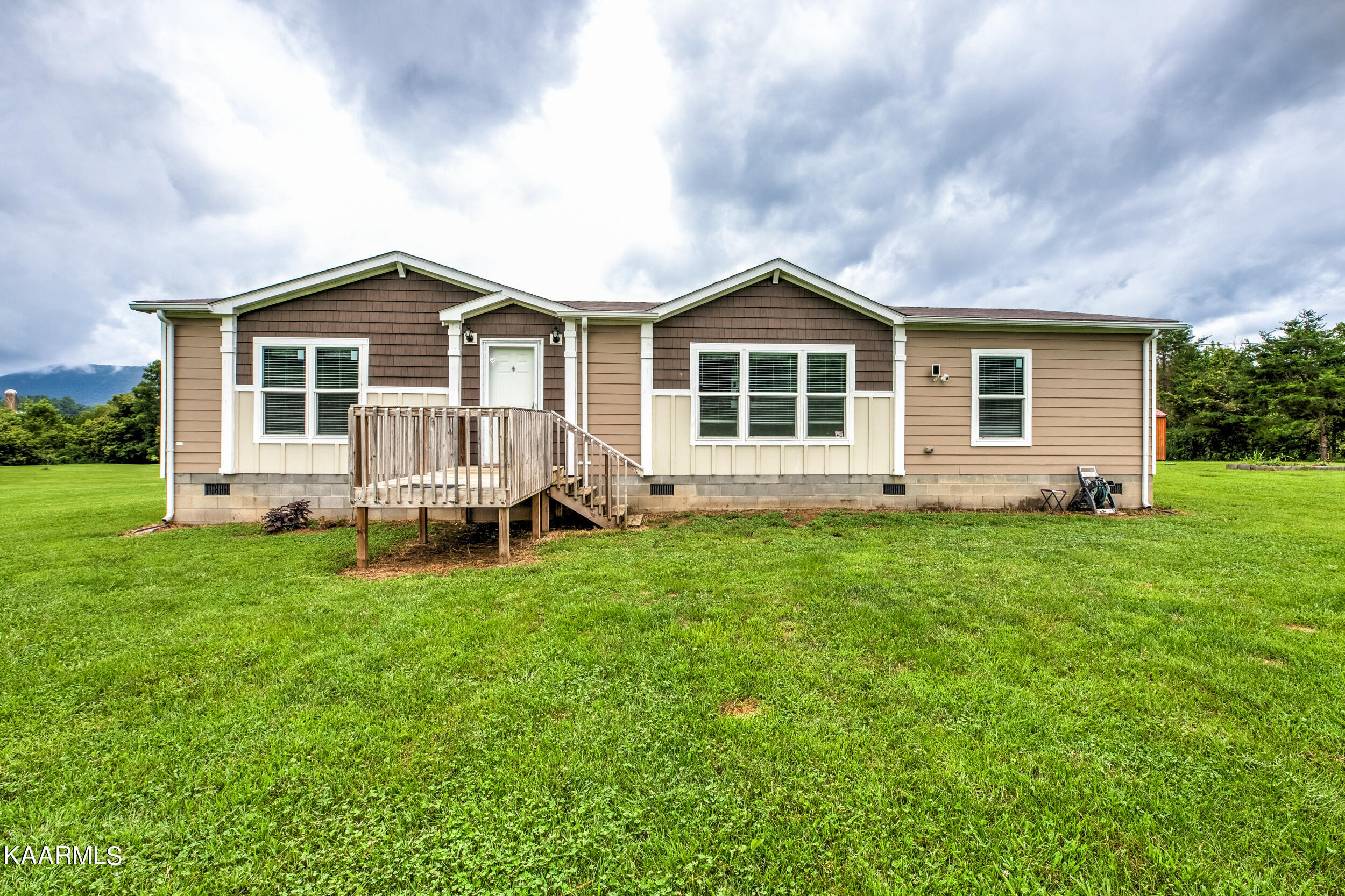 2858 Back Valley Road Speedwell, TN 37870 - Photo 3 of 35 2858 Back Valley Rd-1