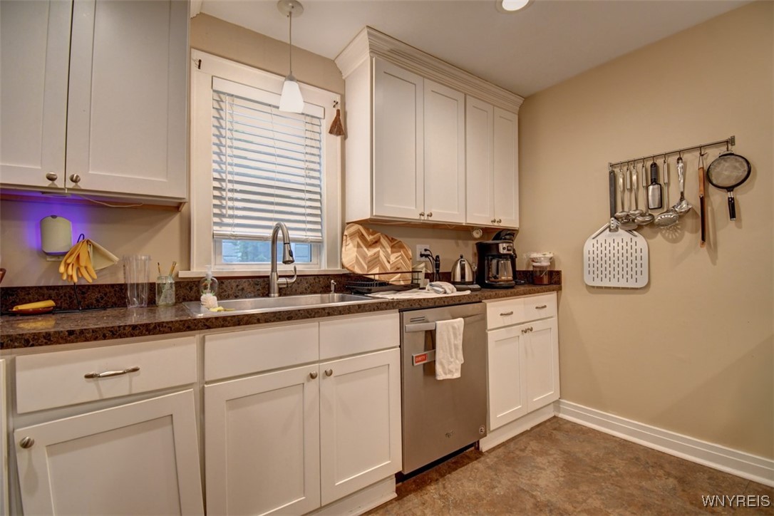 210 Congress Street Buffalo, NY 14213 - Photo 17 of 37 Kitchen