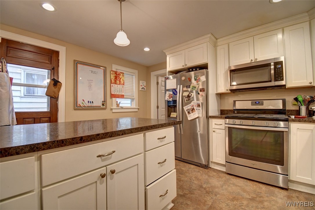 210 Congress Street Buffalo, NY 14213 - Photo 18 of 37 Kitchen