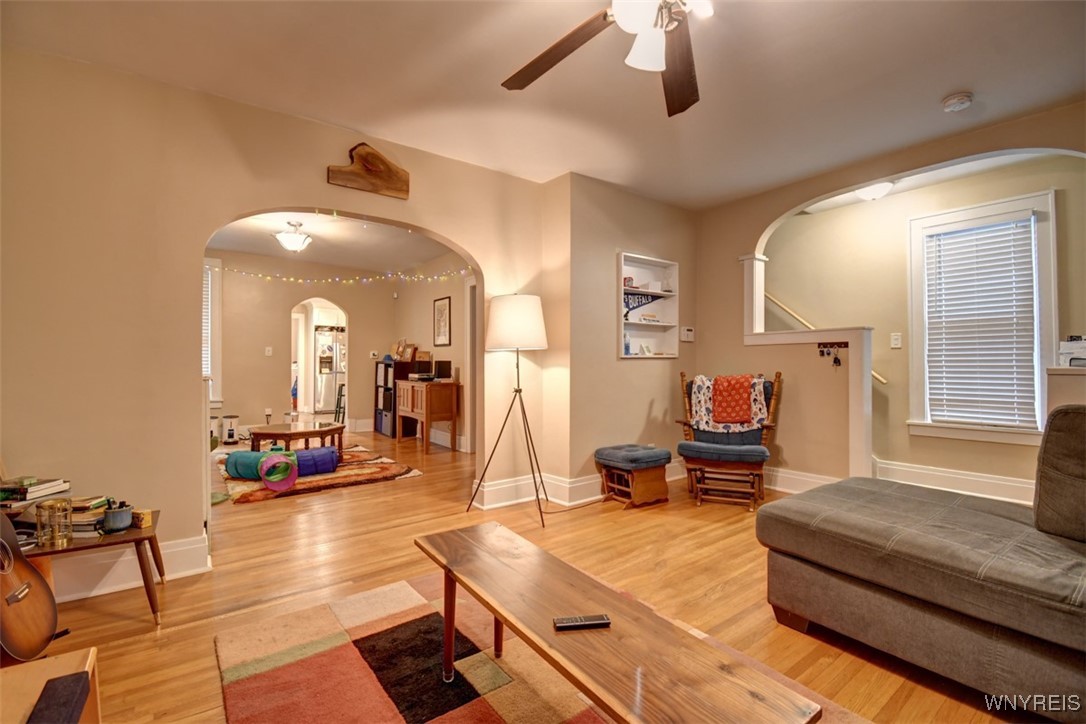 210 Congress Street Buffalo, NY 14213 - Photo 6 of 37 Living Room
