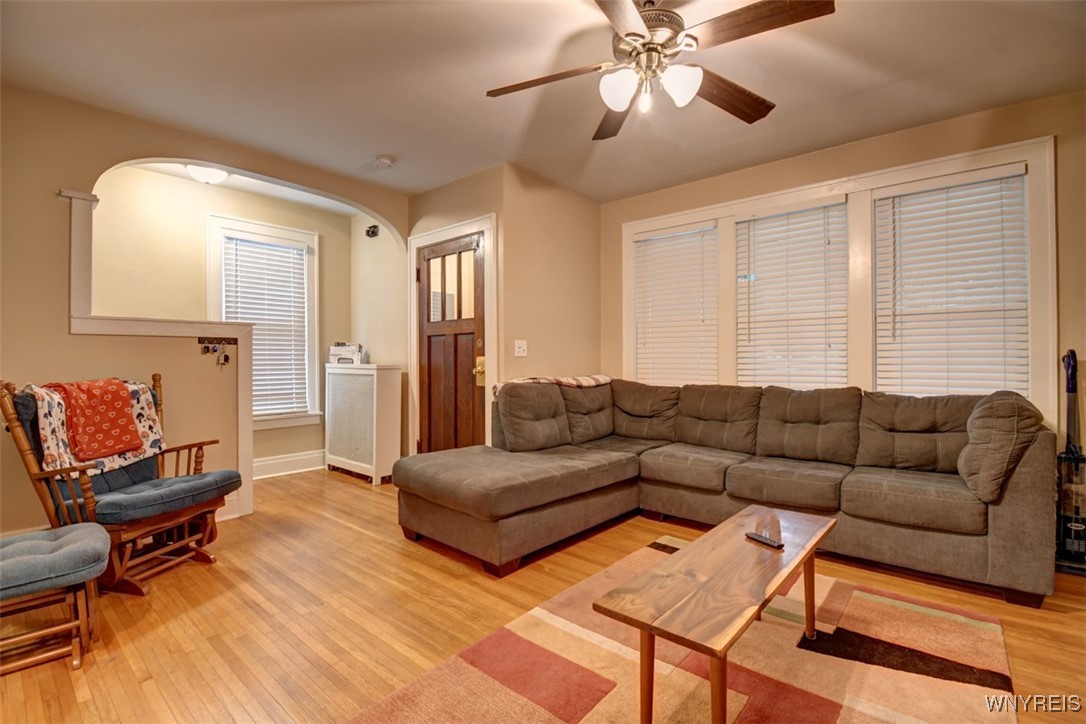 210 Congress Street Buffalo, NY 14213 - Photo 7 of 37 Living Room