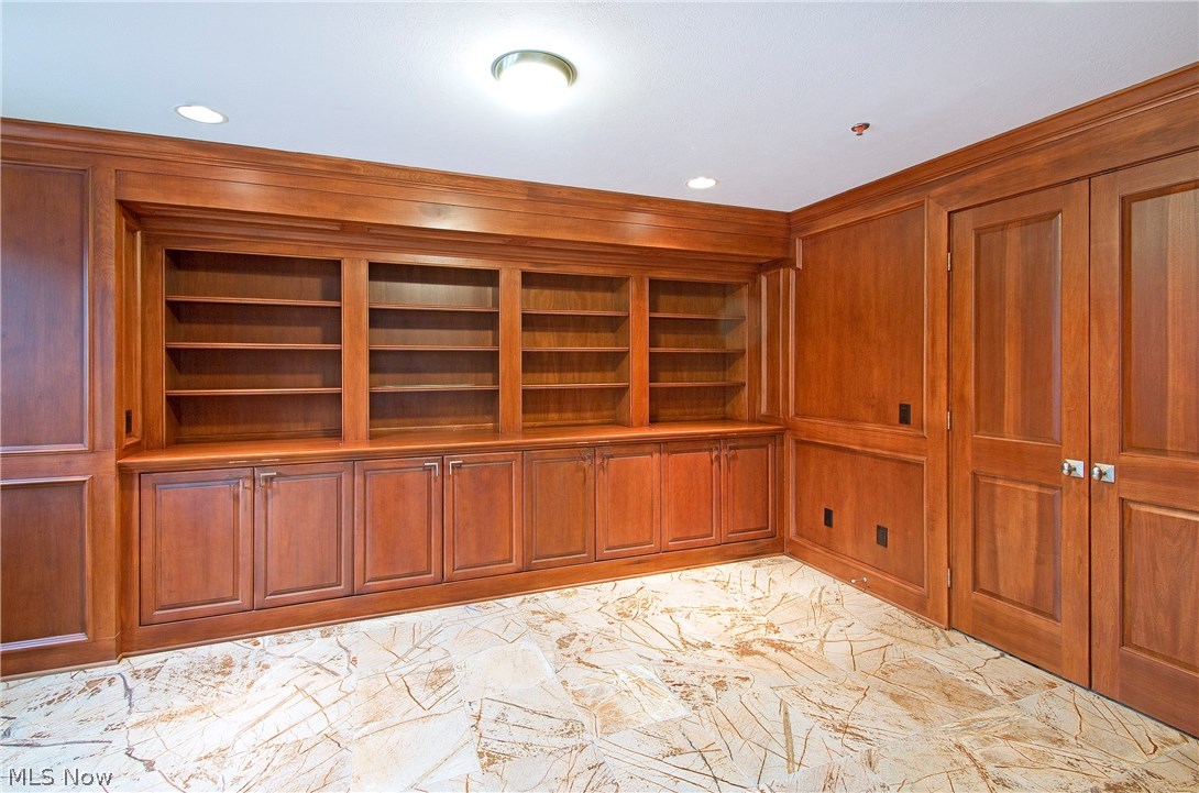 12482 Cedar Road, Unit 13 Cleveland, OH 44106 - Photo 2 of 24 Gallery Image 2