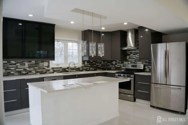 $1,149,500 | 8 Stephenville Parkway, Edison, NJ 08820