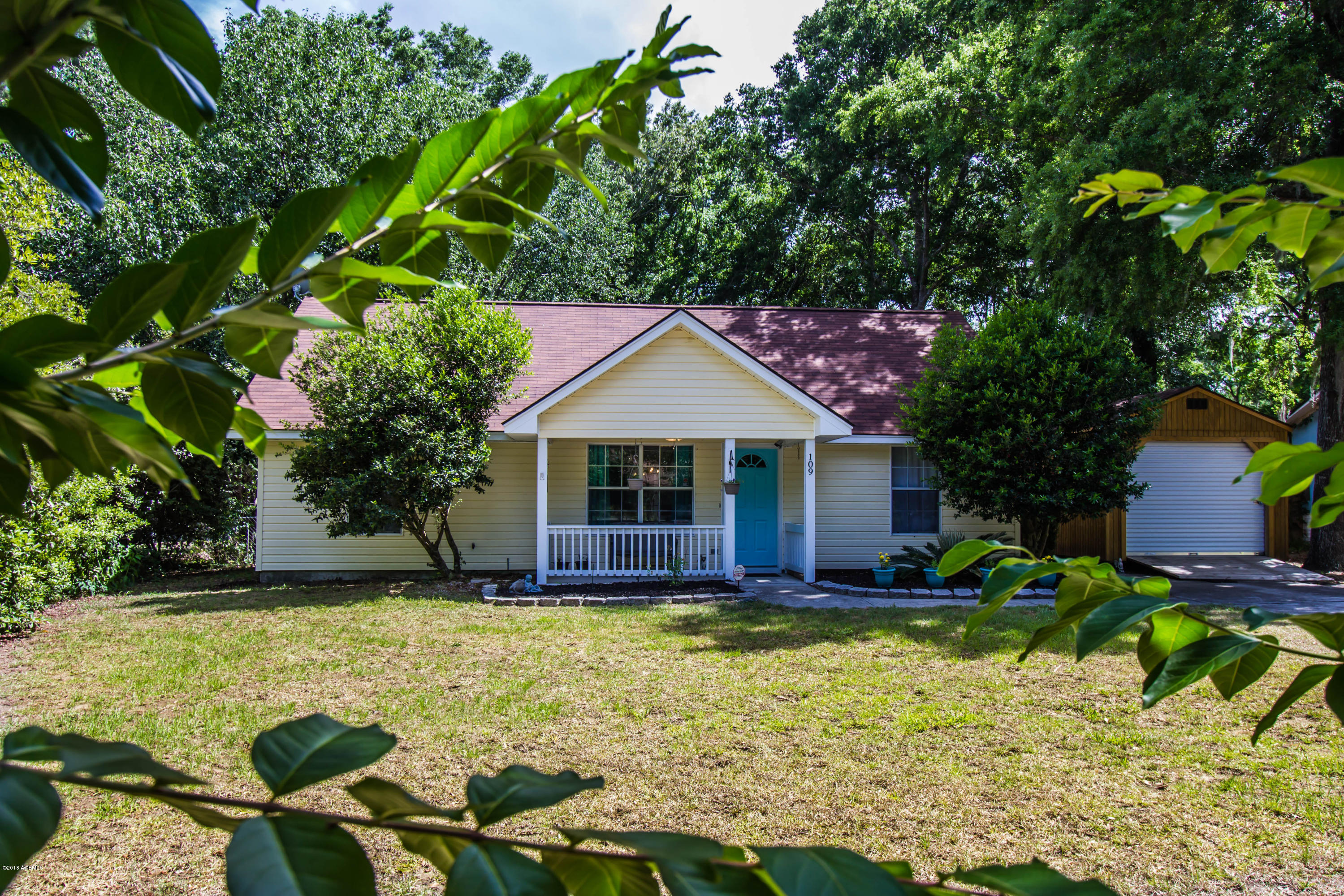 109 Springfield Road Beaufort, SC 29907 - Photo 1 of 20 29 Front