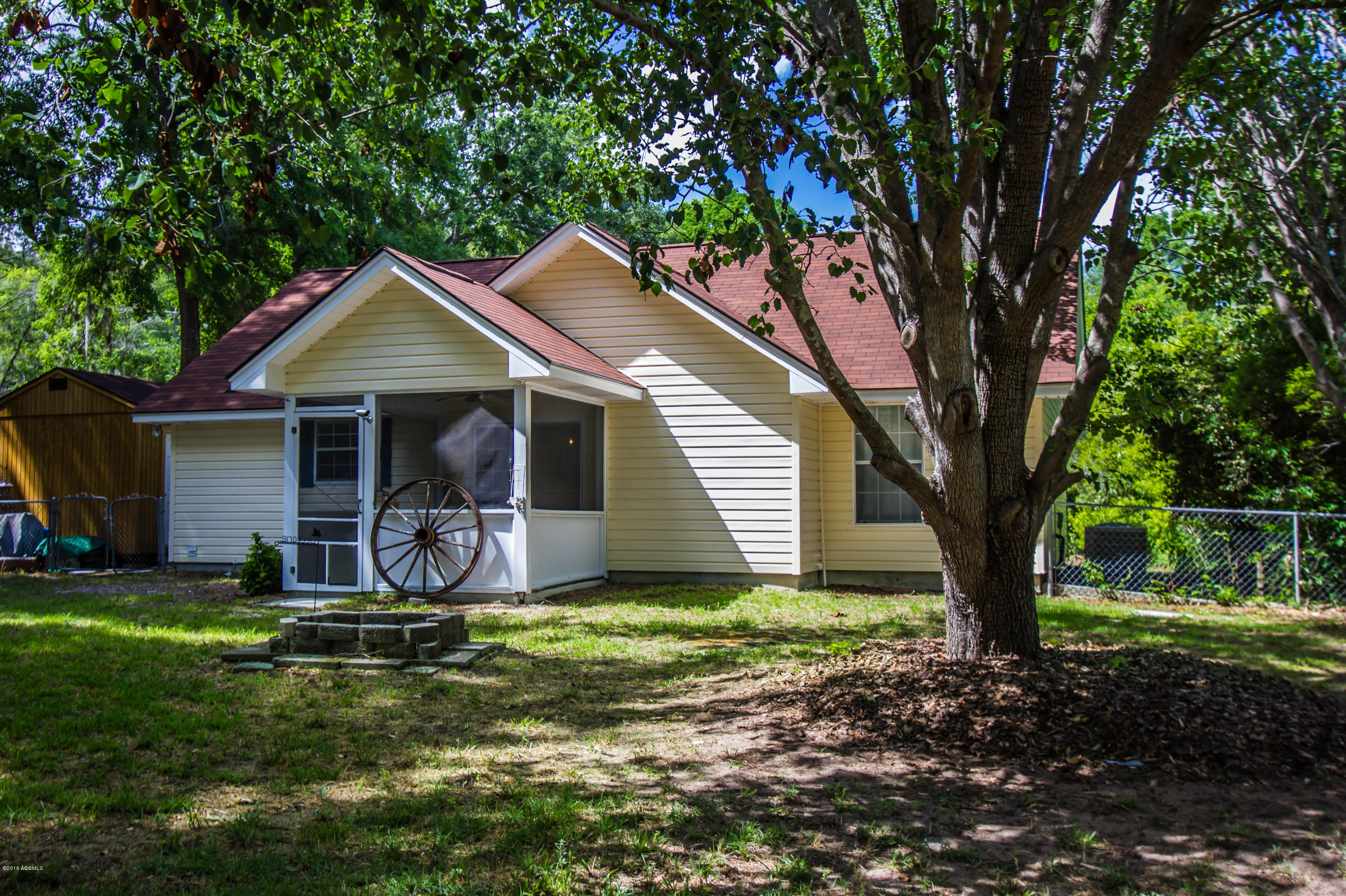 109 Springfield Road Beaufort, SC 29907 - Photo 20 of 20 28 Rear