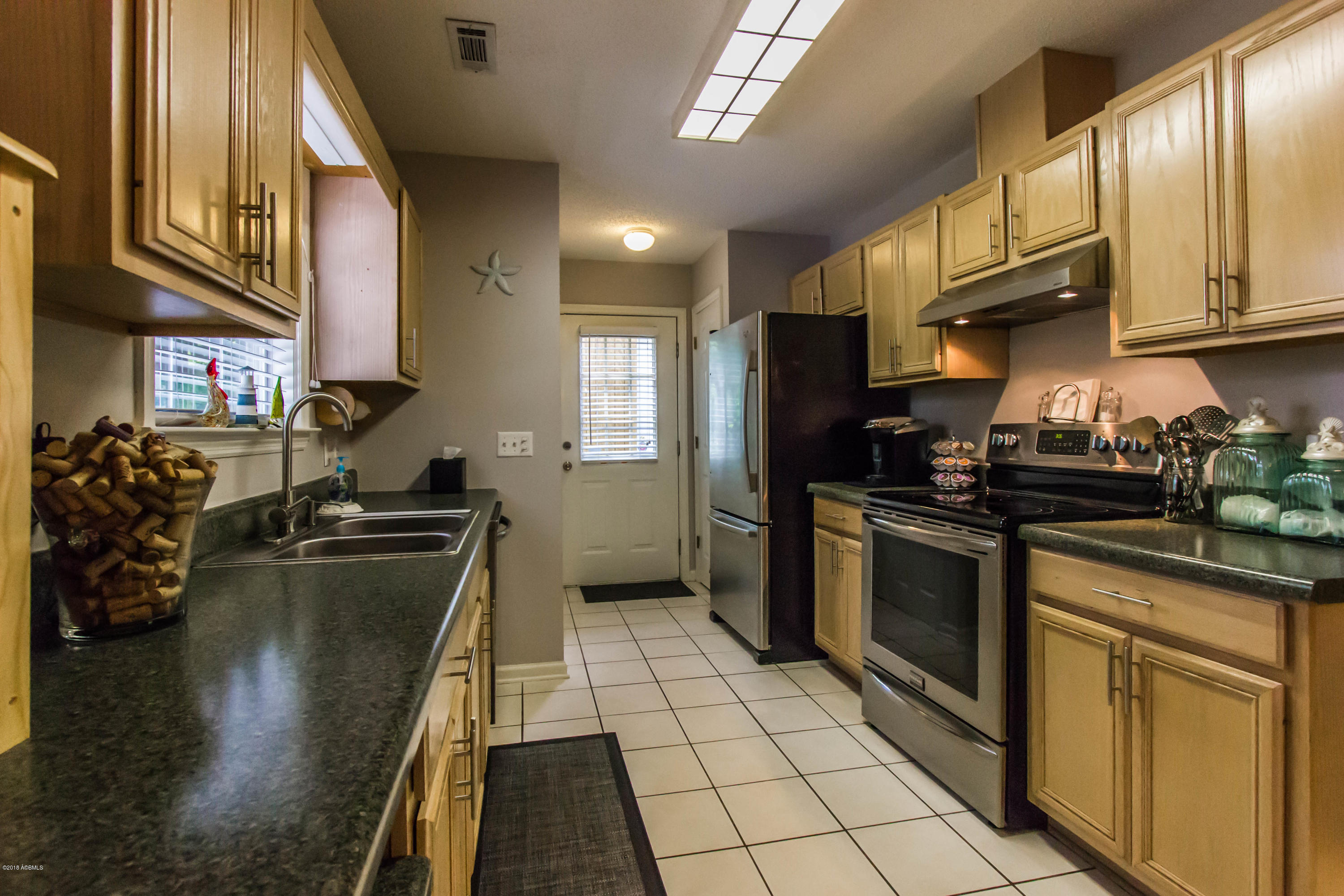 109 Springfield Road Beaufort, SC 29907 - Photo 7 of 20 18 Kit