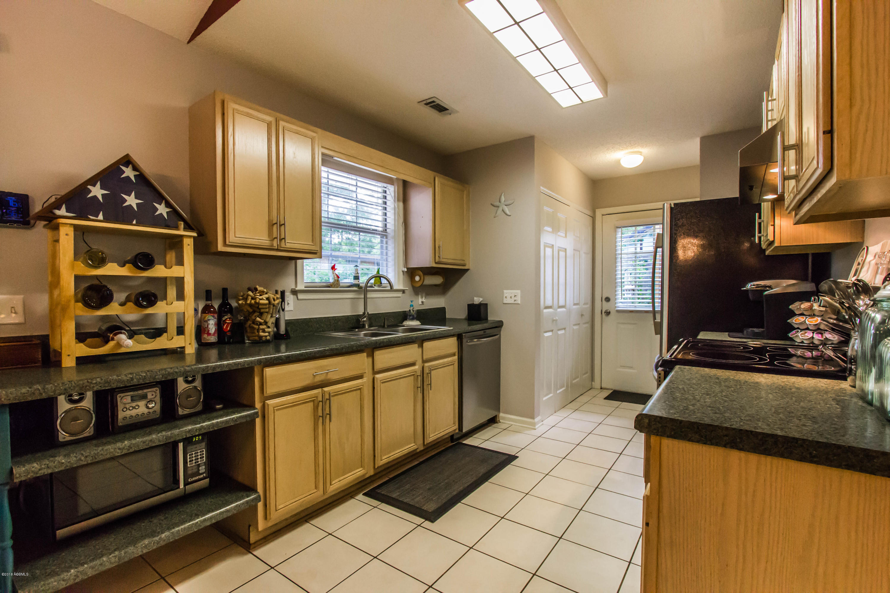 109 Springfield Road Beaufort, SC 29907 - Photo 8 of 20 19 Kit