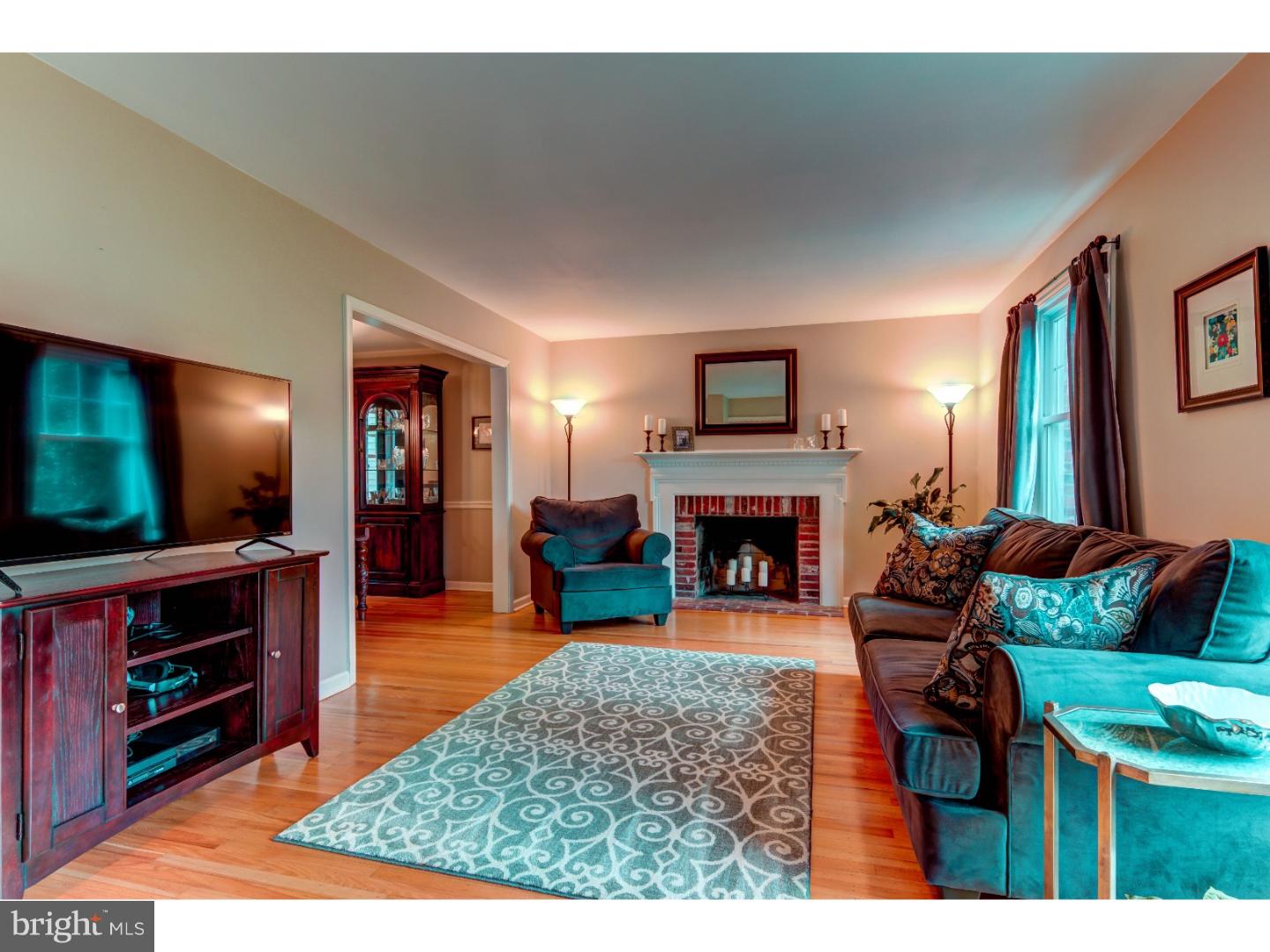 179 Old State Road Berwyn, PA 19312 - Photo 5 of 25 Living Room