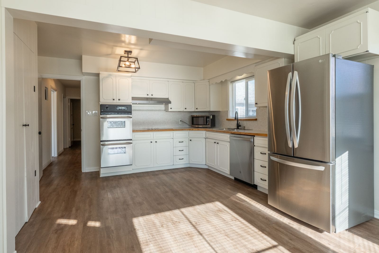 317 West Main Street Independence, CA 93526 - Photo 19 of 33 Kitchen/Breakfast Room