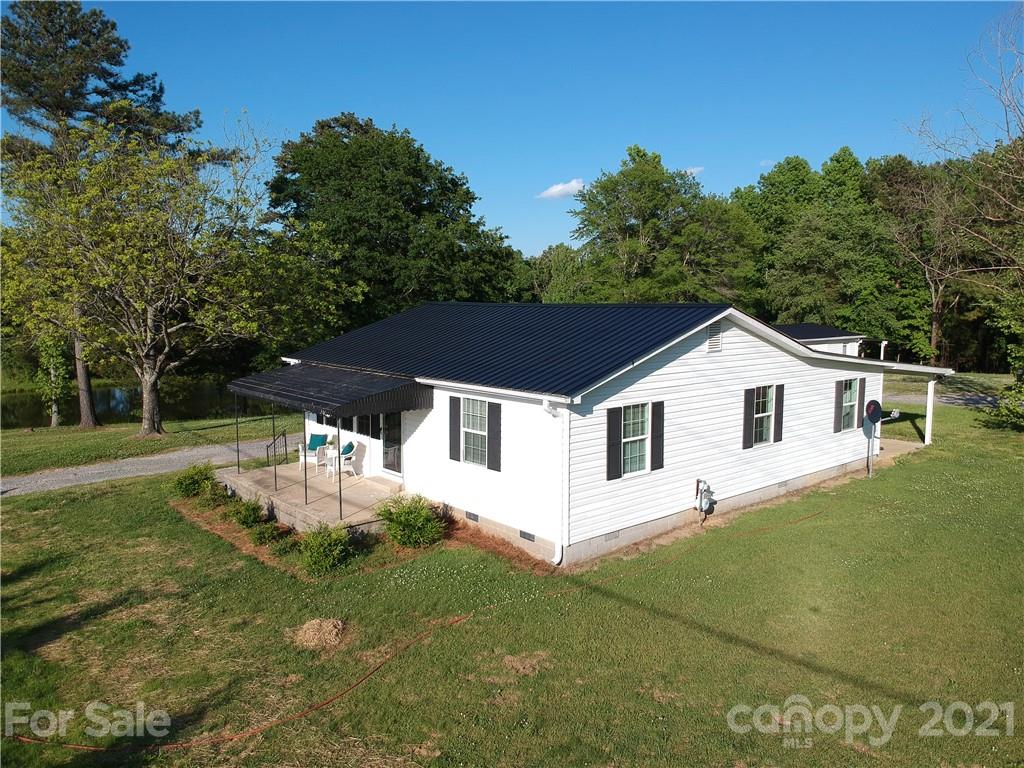 1988 Lincoln Road York, SC 29745 - Photo 1 of 28 Gallery Image 1
