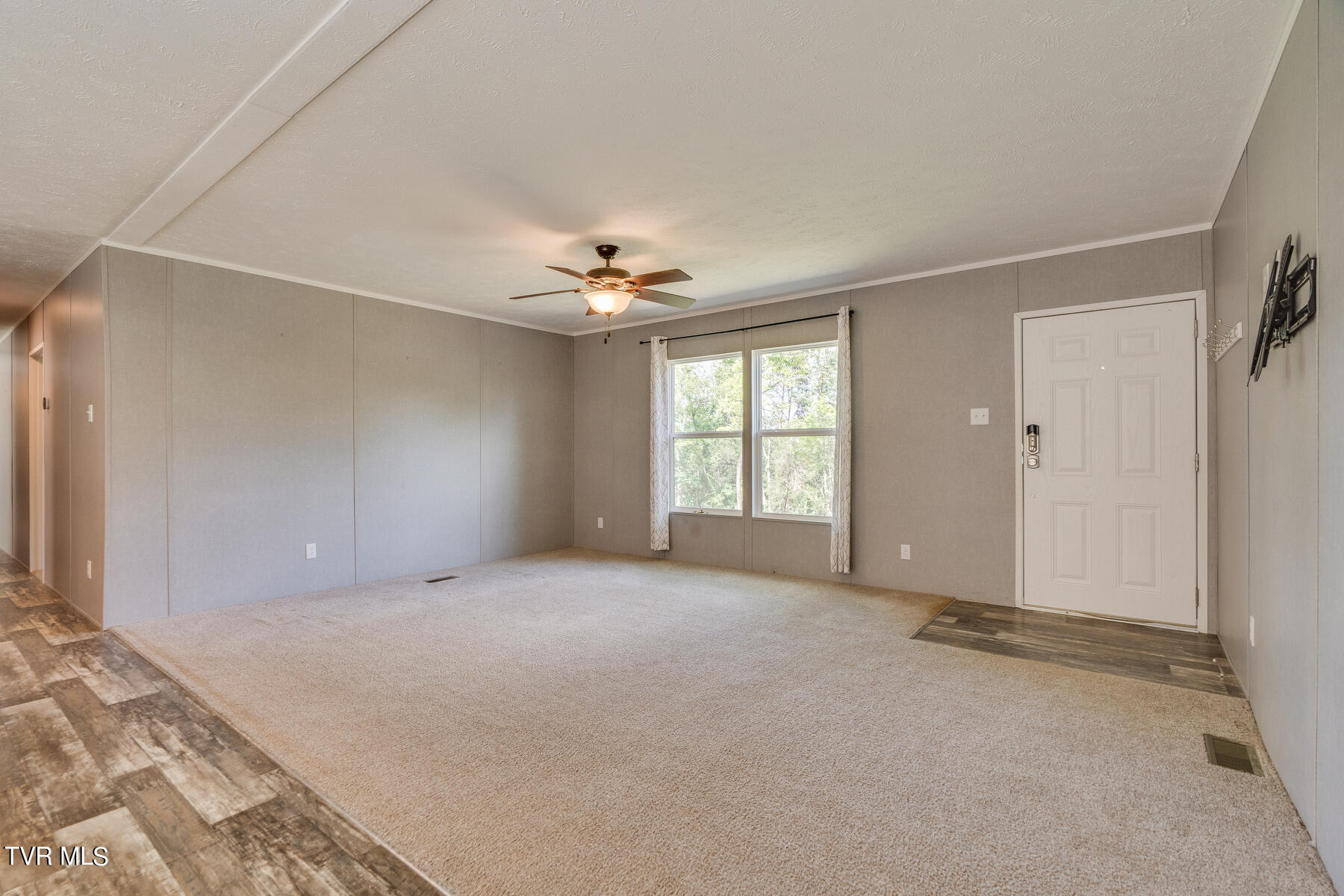 341 Haw Ridge Road Piney Flats, TN 37686 - Photo 12 of 68 005