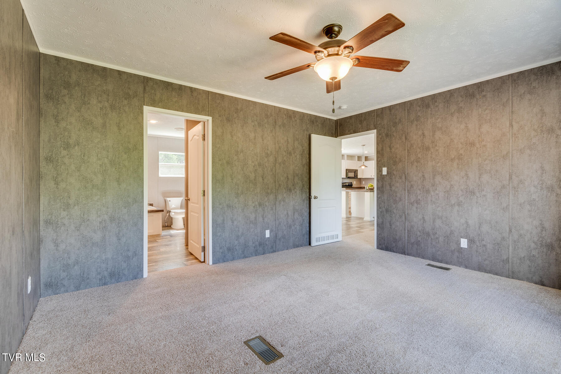 341 Haw Ridge Road Piney Flats, TN 37686 - Photo 22 of 68 015