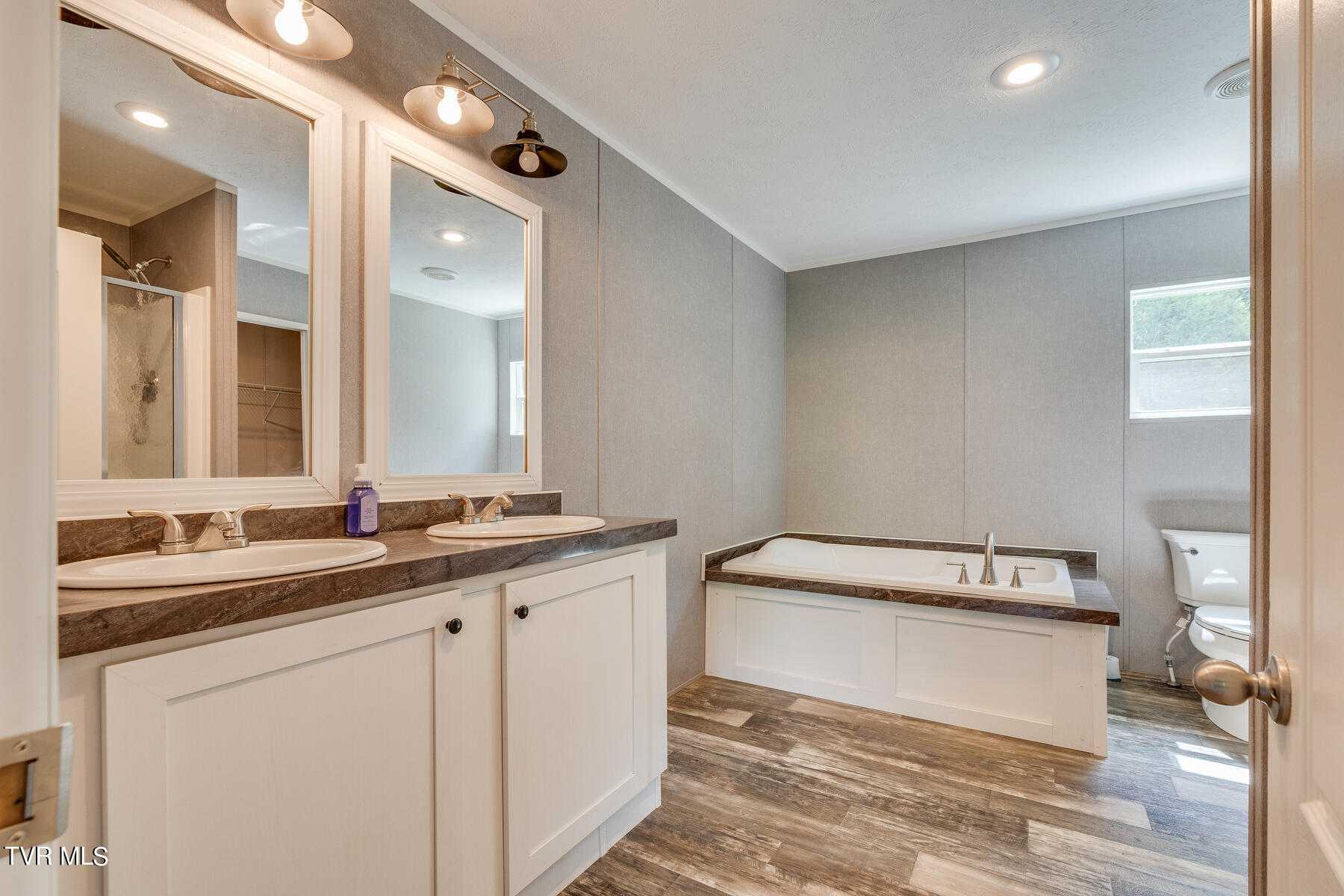 341 Haw Ridge Road Piney Flats, TN 37686 - Photo 23 of 68 016